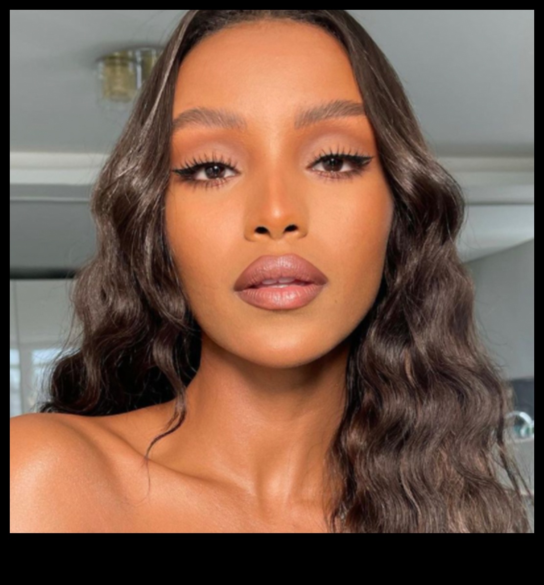 أحمر خدود جريء، توهج خفي: تحقيق الإشراق باستخدام تقنيات الماكياج الرائعة