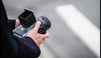 تراث العدسة: استكشاف تراث معدات التصوير الفوتوغرافي عالية الأداء