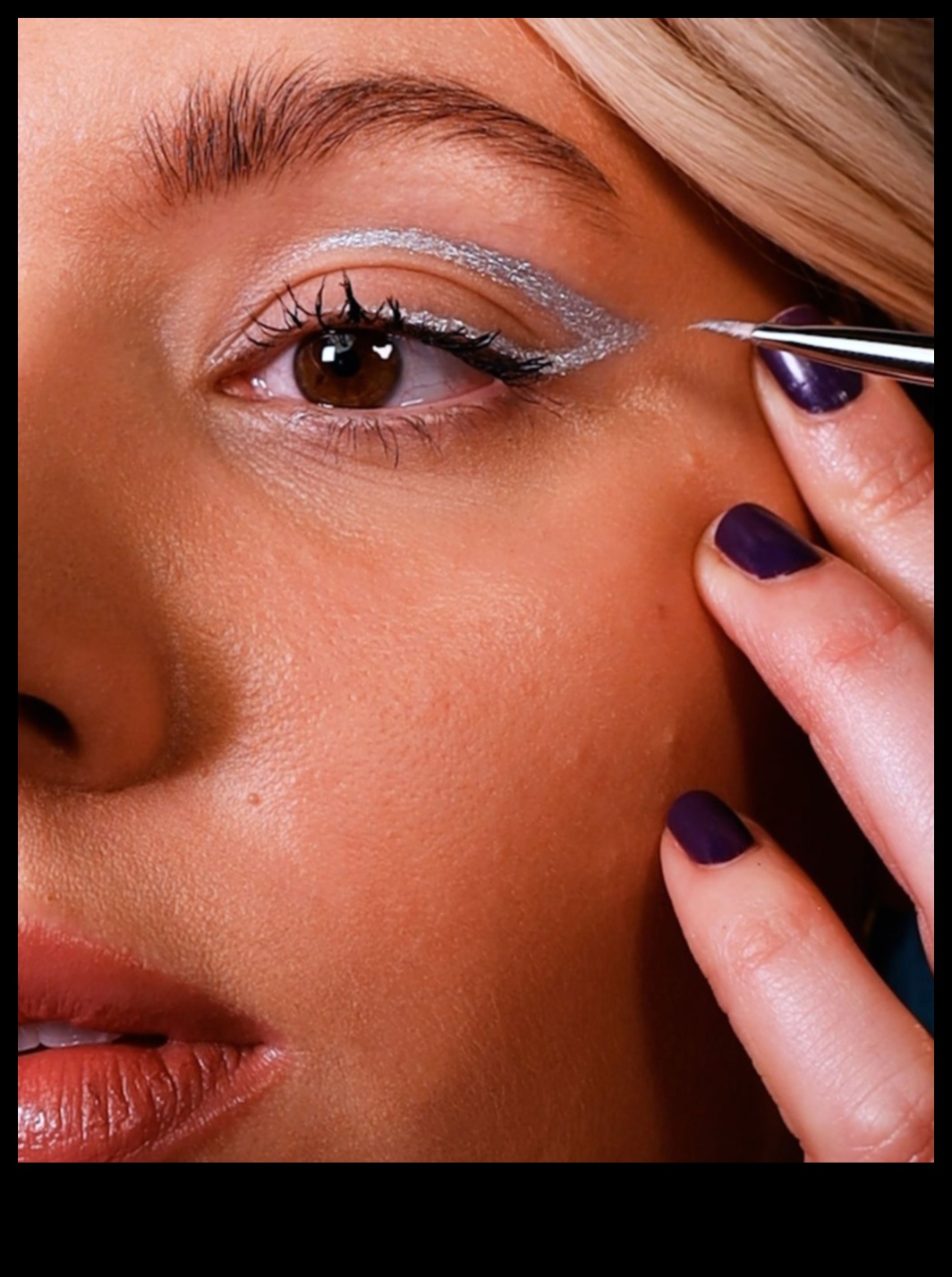 هل مكياج حفلتك رائج؟ التنقل في أحدث أنماط الجمال