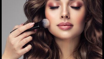 المكياج اليومي لأنواع البشرة المختلفة: تخصيص روتينك