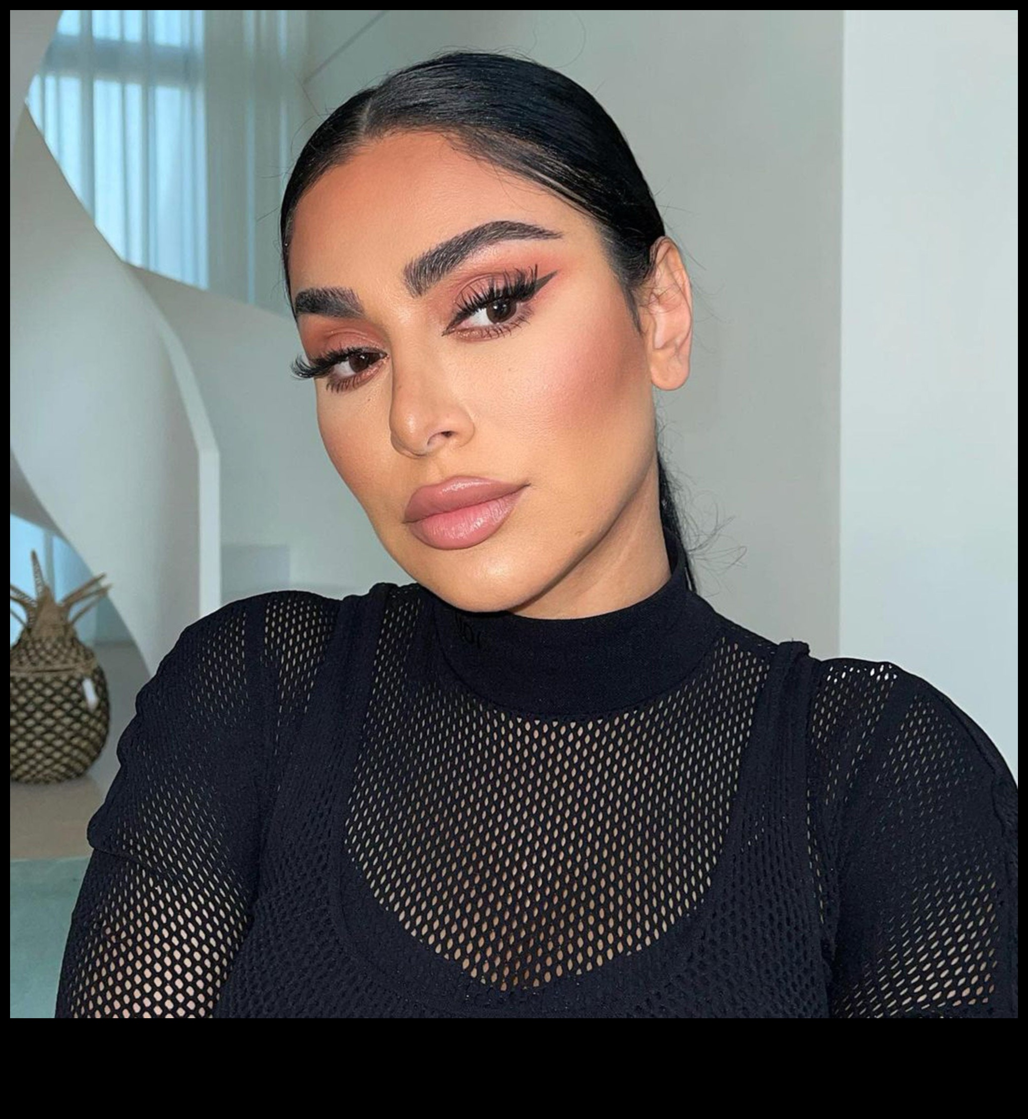 أحمر خدود جريء، توهج خفي: تحقيق الإشراق باستخدام تقنيات الماكياج الرائعة